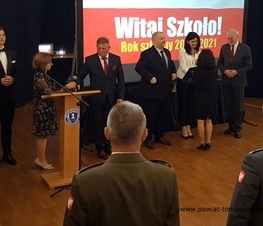 Zdjęcie z galerii: Rozpoczęcie roku szkolnego 2020/2021 w ZSP nr 1