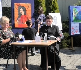 Zdjęcie z galerii: Narodowe czytanie w II Liceum