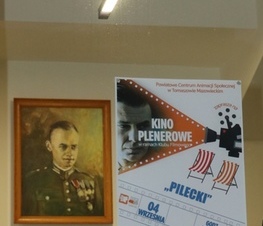 Zdjęcie z galerii: Projekcja filmu pt. „Pilecki” w Powiatowym Centrum Animacji Społecznej