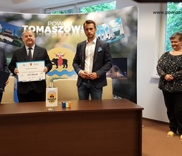 Zdjęcie z galerii: 974 550 zł. dla Domów Pomocy Społecznej w Tomaszowie Mazowieckim w ramach projektu „Łódzkie pomaga”