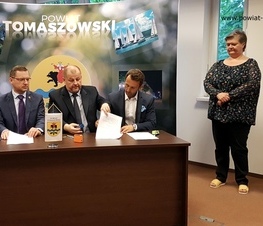 Zdjęcie z galerii: 974 550 zł. dla Domów Pomocy Społecznej w Tomaszowie Mazowieckim w ramach projektu „Łódzkie pomaga”