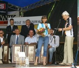 Zdjęcie z galerii: UROCZYSTOŚCI OTWARCIA CIĄGU PIESZO-ROWEROWEGO Z TOMASZOWA MAZ. DO SPAŁY