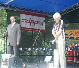Zdjęcie z galerii: UROCZYSTOŚCI OTWARCIA CIĄGU PIESZO-ROWEROWEGO Z TOMASZOWA MAZ. DO SPAŁY