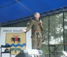 Zdjęcie z galerii: UROCZYSTOŚCI OTWARCIA CIĄGU PIESZO-ROWEROWEGO Z TOMASZOWA MAZ. DO SPAŁY