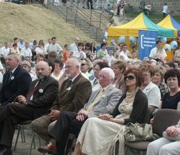 Zdjęcie z galerii: I POWIATOWE MIODOBRANIE W ŻELECHLINKU dn. 08 czerwca 2008 r.
