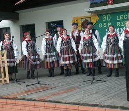 Zdjęcie z galerii: II Powiatowy Przegląd Zespołów Folklorystycznych 'NASZA TRADYCJA' w Rzeczycy - 24.05.2008 r.