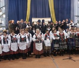 Zdjęcie z galerii: IV Powiatowe Spotkanie Noworoczne pt:'Perły architektury i pejzaż mojej małej ojczyzny' - 30 I 2008 r.