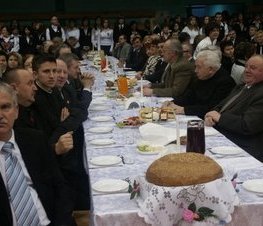 Zdjęcie z galerii: IV Powiatowe Spotkanie Noworoczne pt:'Perły architektury i pejzaż mojej małej ojczyzny' - 30 I 2008 r.