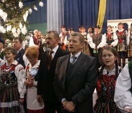 Zdjęcie z galerii: IV Powiatowe Spotkanie Noworoczne pt:'Perły architektury i pejzaż mojej małej ojczyzny' - 30 I 2008 r.