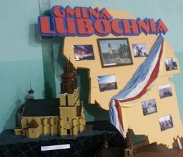Zdjęcie z galerii: IV Powiatowe Spotkanie Noworoczne pt:'Perły architektury i pejzaż mojej małej ojczyzny' - 30 I 2008 r.