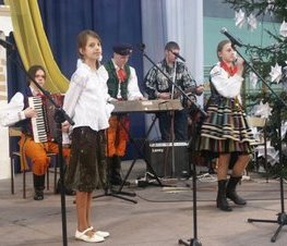 Zdjęcie z galerii: IV Powiatowe Spotkanie Noworoczne pt:'Perły architektury i pejzaż mojej małej ojczyzny' - 30 I 2008 r.