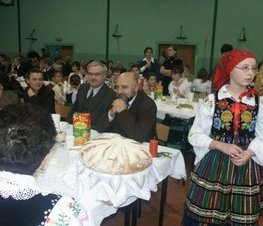 Zdjęcie z galerii: III Powiatowe Spotkanie Noworoczne połączone z Sesją Uniwersytetu Ludowego pt. Wielkie talenty małych ojczyzn - 16.II.2007 r.