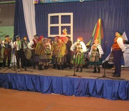 Zdjęcie z galerii: III Powiatowe Spotkanie Noworoczne połączone z Sesją Uniwersytetu Ludowego pt. Wielkie talenty małych ojczyzn - 16.II.2007 r.