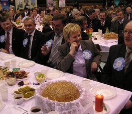 Zdjęcie z galerii: III Powiatowe Spotkanie Noworoczne połączone z Sesją Uniwersytetu Ludowego pt. Wielkie talenty małych ojczyzn - 16.II.2007 r.