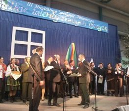 Zdjęcie z galerii: III Powiatowe Spotkanie Noworoczne połączone z Sesją Uniwersytetu Ludowego pt. Wielkie talenty małych ojczyzn - 16.II.2007 r.