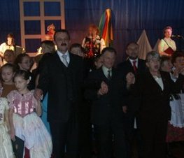 Zdjęcie z galerii: III Powiatowe Spotkanie Noworoczne połączone z Sesją Uniwersytetu Ludowego pt. Wielkie talenty małych ojczyzn - 16.II.2007 r.