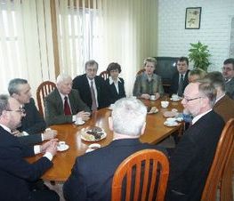 Zdjęcie z galerii: Wizyta Szwedzkiej delegacji w Powiecie Tomaszowskim - 06.03.2004r