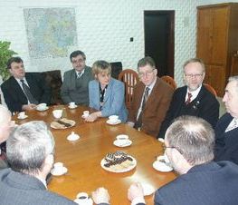 Zdjęcie z galerii: Wizyta Szwedzkiej delegacji w Powiecie Tomaszowskim - 06.03.2004r