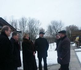 Zdjęcie z galerii: Wizyta Szwedzkiej delegacji w Powiecie Tomaszowskim - 06.03.2004r
