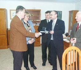 Zdjęcie z galerii: Wizyta Szwedzkiej delegacji w Powiecie Tomaszowskim - 06.03.2004r