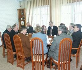 Zdjęcie z galerii: Wizyta Szwedzkiej delegacji w Powiecie Tomaszowskim - 06.03.2004r