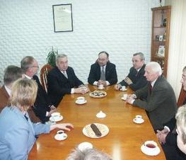Zdjęcie z galerii: Wizyta Szwedzkiej delegacji w Powiecie Tomaszowskim - 06.03.2004r