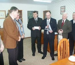Zdjęcie z galerii: Wizyta Szwedzkiej delegacji w Powiecie Tomaszowskim - 06.03.2004r