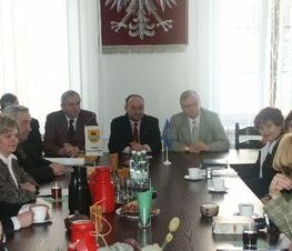 Zdjęcie z galerii: Wizyta Ukraińskiej delegacji w Powiecie Tomaszowskim - 23.03.2004r