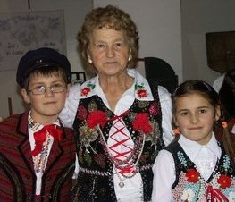 Zdjęcie z galerii: I Powiatowe Samorządowe Spotkanie Noworoczne połączone z VIII Sesją Uniwersytetu Ludowego nt. 'Wartości życia codziennego gmin konieczne w budowie dobra wspólnego Powiatu Tomaszowskiego' - 07.01.2005