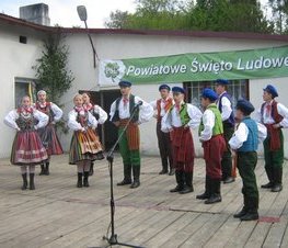 Zdjęcie z galerii: III Powiatowy Przegląd Zespołów Folklorystycznych 