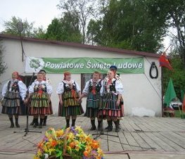 Zdjęcie z galerii: III Powiatowy Przegląd Zespołów Folklorystycznych 