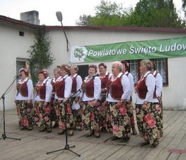 Zdjęcie z galerii: III Powiatowy Przegląd Zespołów Folklorystycznych 