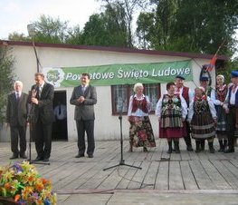 Zdjęcie z galerii: III Powiatowy Przegląd Zespołów Folklorystycznych 