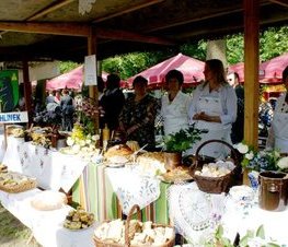 Zdjęcie z galerii: VIII Powiatowy Konkurs Potraw Regionalnych w Czerniewicach - 17.05.2009 r.