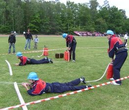 Zdjęcie z galerii: Powiatowe Zawody Sportowo - Pożarnicze w Spale - 06.06.2009 r. 