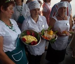 Zdjęcie z galerii: III Powiatowy Konkurs Ubijania Masła w Lubochni - 18.07.2009 r.