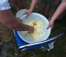 Zdjęcie z galerii: III Powiatowy Konkurs Ubijania Masła w Lubochni - 18.07.2009 r.