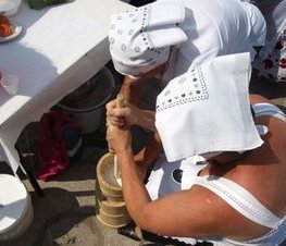 Zdjęcie z galerii: III Powiatowy Konkurs Ubijania Masła w Lubochni - 18.07.2009 r.