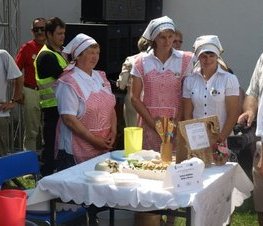 Zdjęcie z galerii: III Powiatowy Konkurs Ubijania Masła w Lubochni - 18.07.2009 r.