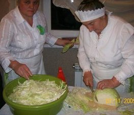 Zdjęcie z galerii: III Powiatowy Konkurs Kiszenia Kapusty w Budziszewicach - 07.11.2009 r.