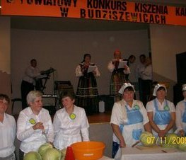 Zdjęcie z galerii: III Powiatowy Konkurs Kiszenia Kapusty w Budziszewicach - 07.11.2009 r.