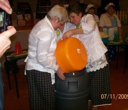 Zdjęcie z galerii: III Powiatowy Konkurs Kiszenia Kapusty w Budziszewicach - 07.11.2009 r.