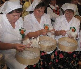Zdjęcie z galerii: IX Powiatowy Konkurs Darcia Pierza w Rzeczycy - 28.11.2009 r.