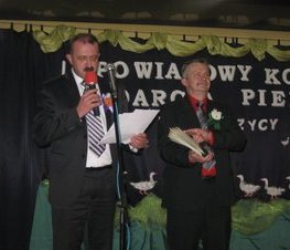 Zdjęcie z galerii: IX Powiatowy Konkurs Darcia Pierza w Rzeczycy - 28.11.2009 r.