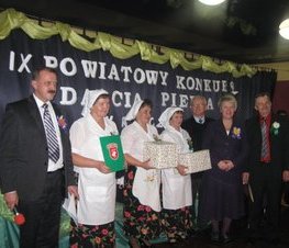 Zdjęcie z galerii: IX Powiatowy Konkurs Darcia Pierza w Rzeczycy - 28.11.2009 r.