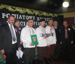 Zdjęcie z galerii: IX Powiatowy Konkurs Darcia Pierza w Rzeczycy - 28.11.2009 r.