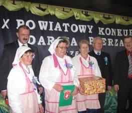 Zdjęcie z galerii: IX Powiatowy Konkurs Darcia Pierza w Rzeczycy - 28.11.2009 r.