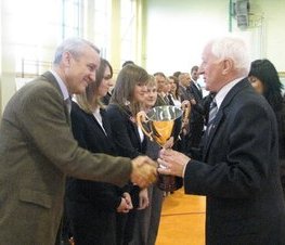 Zdjęcie z galerii: Powiatowe współzawodnictwo sportowe szkół za rok szkolny 2008/2009 -24.11.2009 r. 