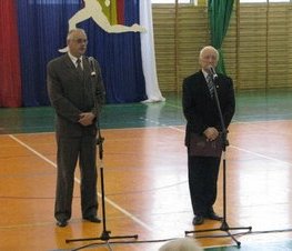 Zdjęcie z galerii: Powiatowe współzawodnictwo sportowe szkół za rok szkolny 2008/2009 -24.11.2009 r. 