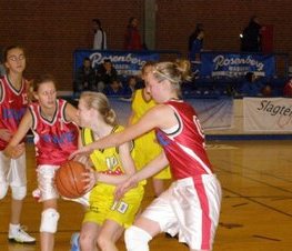 Zdjęcie z galerii: Promocja powiatu tomaszowskiego podczas Międzynarodowego Festiwalu Koszykówki Limfiords Cup 2009 w Lemvig w Danii - 26-31.12.2009 r.
